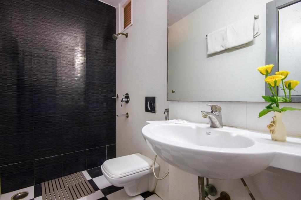 Hotel Kwality New Delhi Ngoại thất bức ảnh