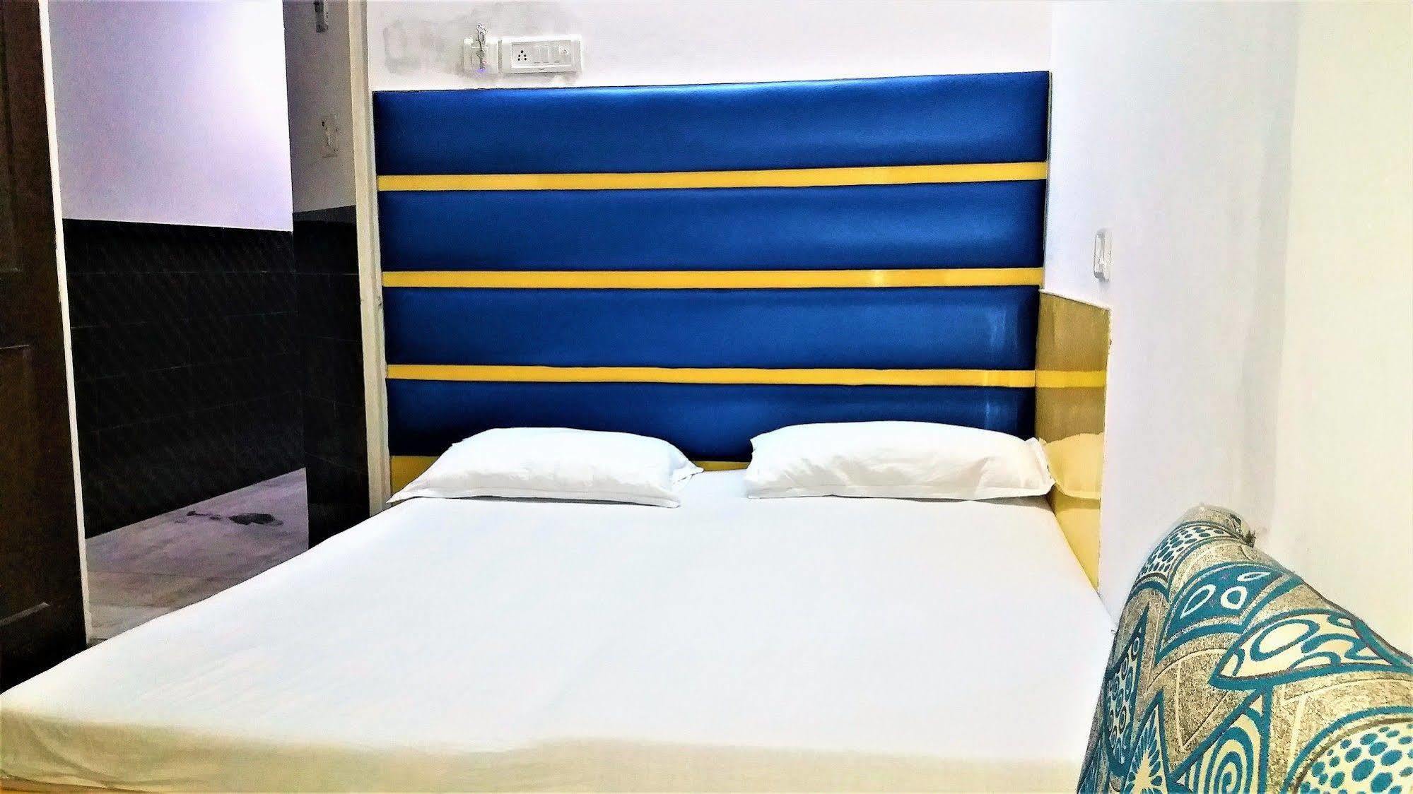 Hotel Kwality New Delhi Ngoại thất bức ảnh