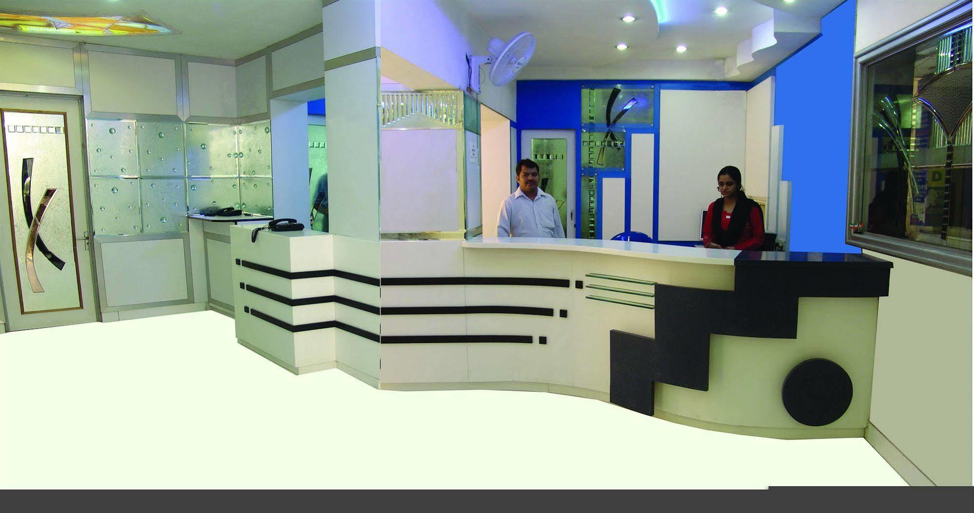 Hotel Kwality New Delhi Ngoại thất bức ảnh