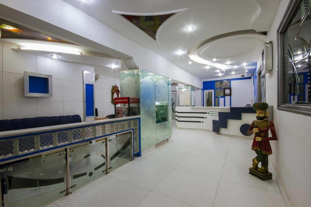 Hotel Kwality New Delhi Ngoại thất bức ảnh